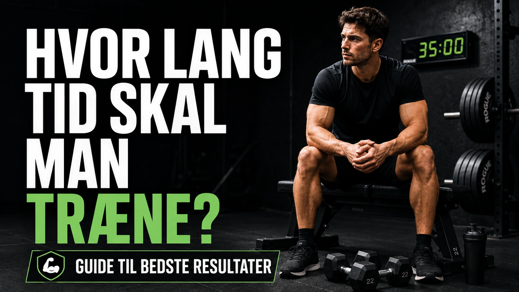 Mand sidder i et fitnesscenter efter træning med et digitalt ur i baggrunden som illustration til, hvor lang tid man skal træne.